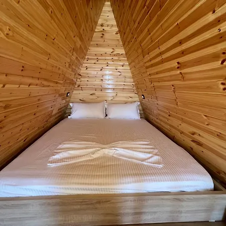 Doel House Zues * شكودر