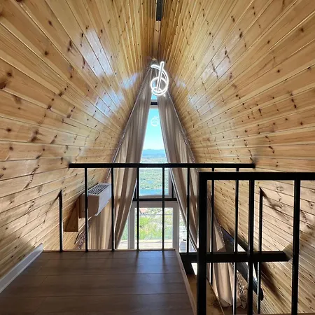 فيلة Doel House Zues