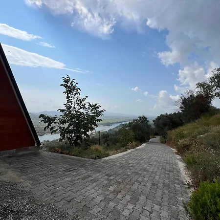 Doel House Zues שקודר