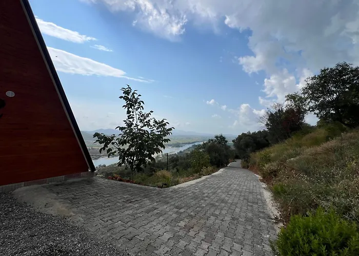 Doel House Zues Shkodër